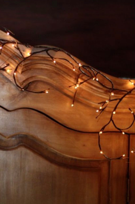 90" WILLOW VINE WITH 144 WARM WHITE LEDS TWINKLE/TIMER