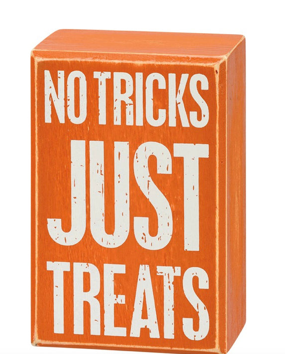 Halloween Box Sign Sock Set