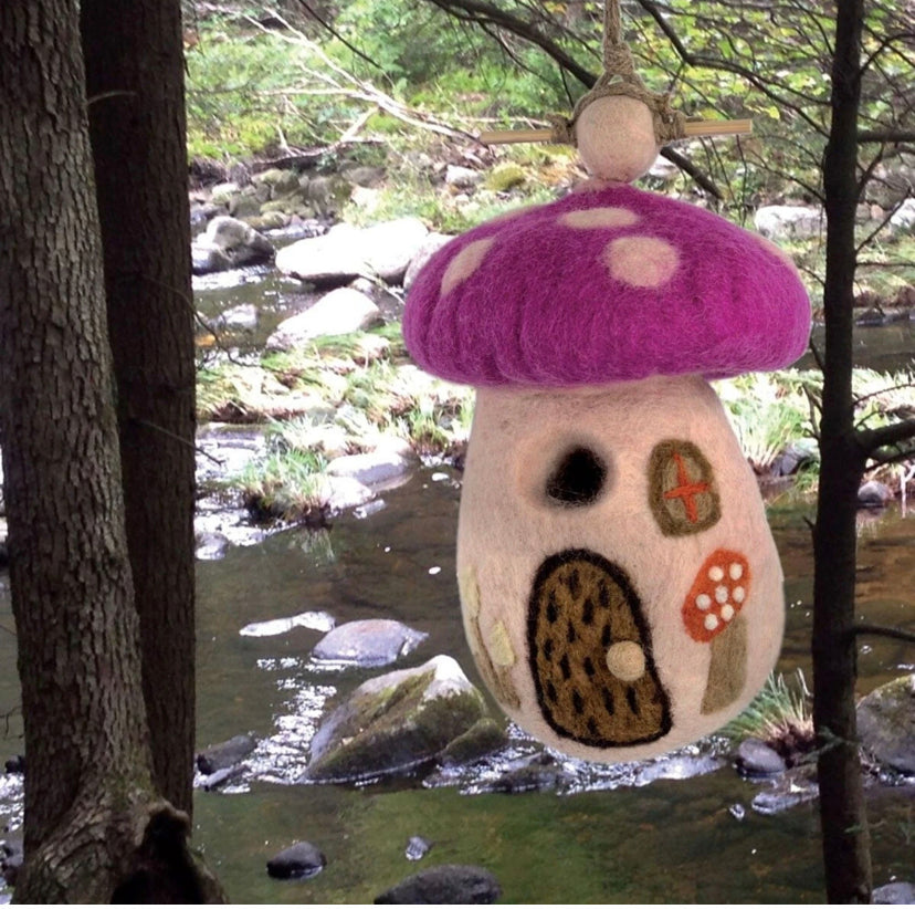 BIRDHOUSE: MAGIC MUSHROOM